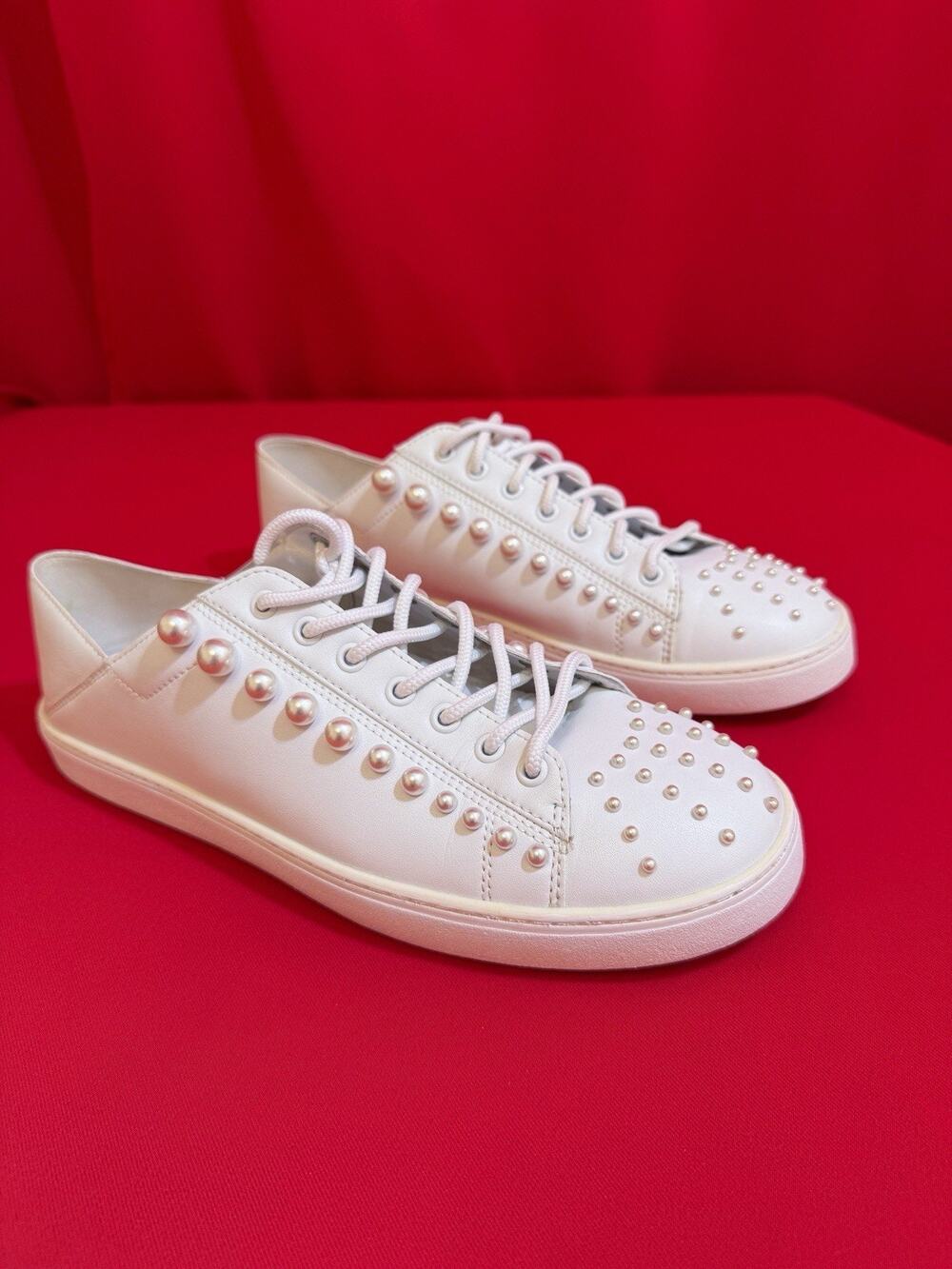 New US Sz 9 ❤️ Stuart Weitzman White Leather Lace-up Pearl Sneakers